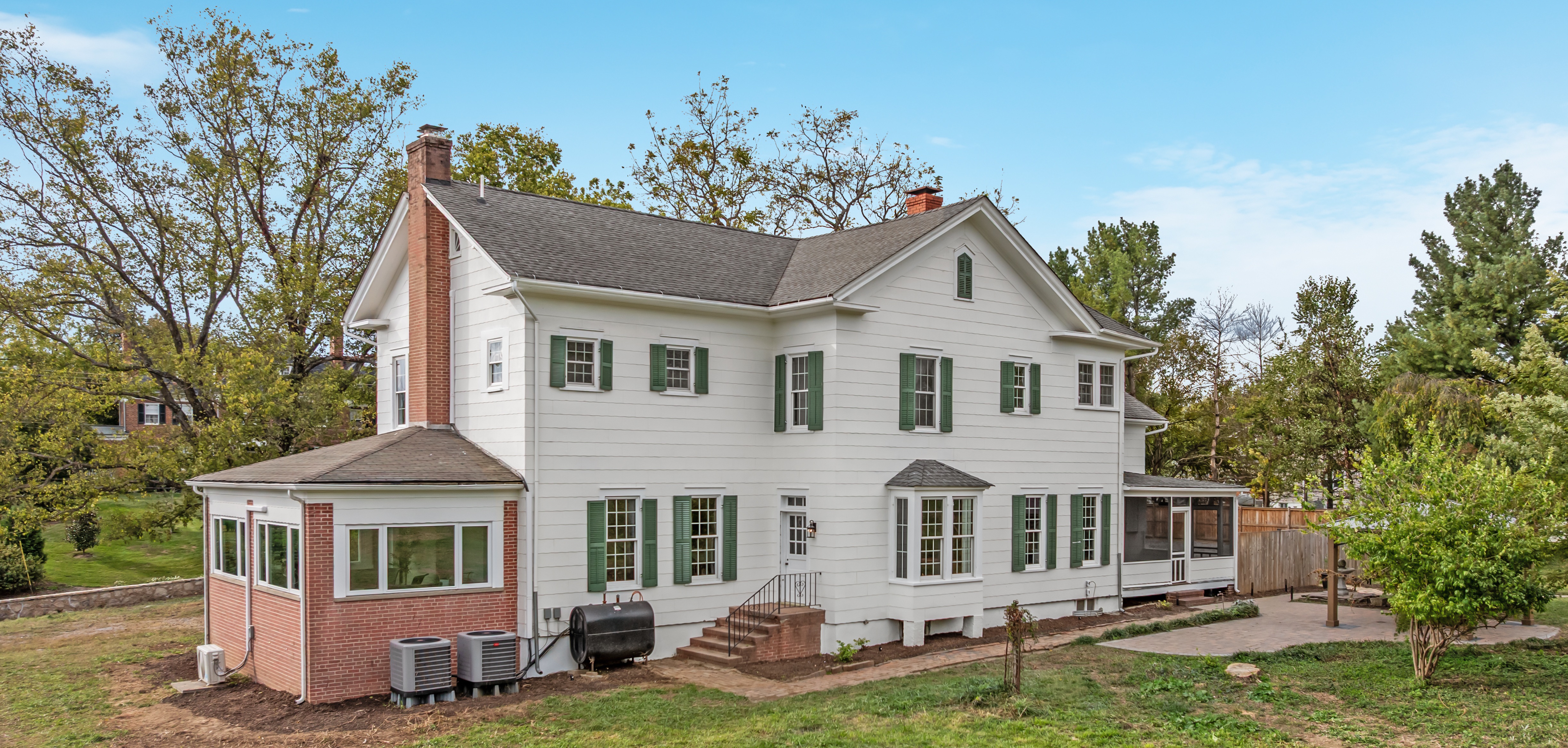 Homeowner in the Shenandoah Valley sharing property details to start a cash offer